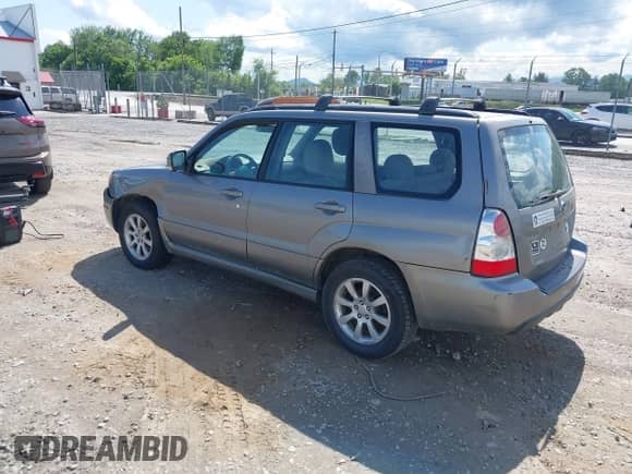 2006 Subaru Forester X with VIN JF1SG656X6H706543, listed as a IAAI auction lot 42383991 with 217,476 mi miles and . Bid and sale history available at DreamBid. Image 3.