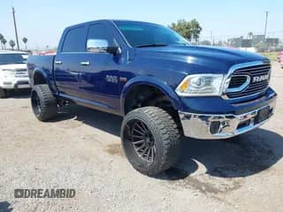 2015 Ram 1500 Big Horn z VIN 1C6RR6LT3FS639578, wystawiony jako IAAI lot #42345534 z przebiegiem 163 832 mil mil oraz . Historia ofert i sprzedaży dostępna na DreamBid. Obrazek 1.
