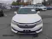 2017 Honda Accord Touring z VIN 1HGCR3F91HA019349, wystawiony jako IAAI lot #43586325 z przebiegiem 128 279 mil mil oraz . Historia ofert i sprzedaży dostępna na DreamBid. Obrazek 12.