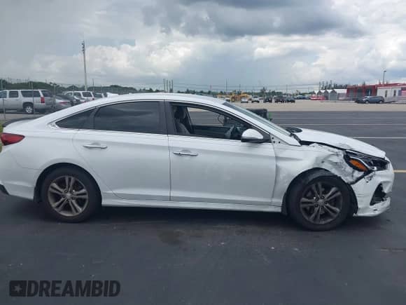 2018 Hyundai Sonata Limited with VIN 5NPE34AF9JH636024, listed as a IAAI auction lot 42562948 with 60,828 mi miles and . Bid and sale history available at DreamBid. Image 14.