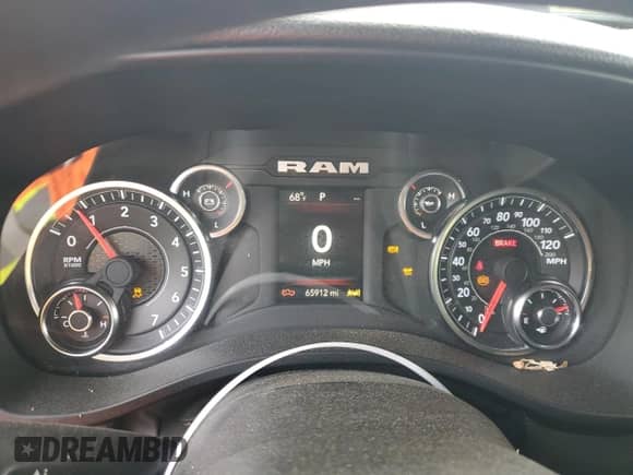 2023 Ram 1500 Tradesman z VIN 1C6RRFGG5PN615232, wystawiony jako Copart lot #54852245 z przebiegiem 65 912 mil mil oraz Czysty tytuł • Clean title. Historia ofert i sprzedaży dostępna na DreamBid. Obrazek 9.