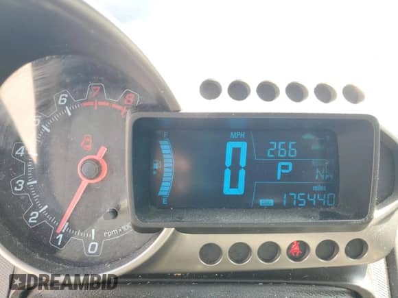 2012 Chevrolet Sonic LS с VIN 1G1JA5SH3C4197625, выставлен на аукционе Copart как лот 68454525 с пробегом 175 440 миль миль и Списание • Salvage title. История ставок и продаж доступна на DreamBid. Изображение 9.