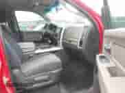 2009 Dodge 1500 SLT z VIN 1D3HV13T59J513565, wystawiony jako IAAI lot #43292077 z przebiegiem 213 940 mil mil oraz . Historia ofert i sprzedaży dostępna na DreamBid. Obrazek 5.