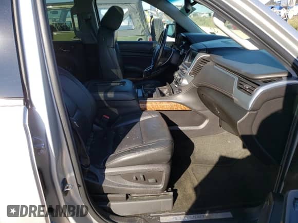 2016 Chevrolet Suburban LTZ z VIN 1GNSKJKC2GR433297, wystawiony jako Copart lot #65443682 z przebiegiem Nie podano mil oraz . Historia ofert i sprzedaży dostępna na DreamBid. Obrazek 5.