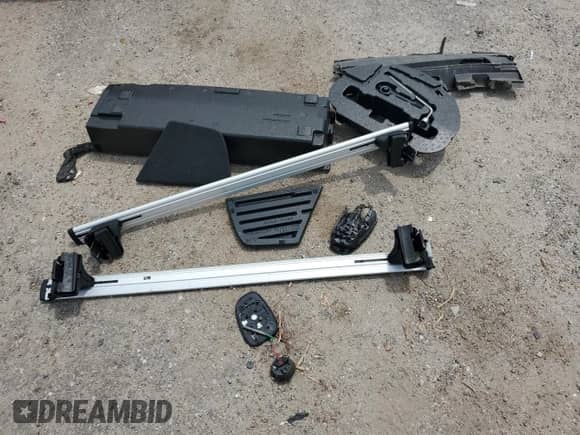 2017 Toyota Prius Four z VIN JTDZN3EUXHJ057317, wystawiony jako Copart lot #68079975 z przebiegiem 97 780 mil mil oraz Szkoda całkowita • Salvage title. Historia ofert i sprzedaży dostępna na DreamBid. Obrazek 12.