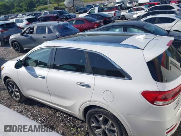 2016 Kia Sorento SXL with VIN 5XYPK4A59GG115064, listed as a IAAI auction lot 42529912 with 103,077 mi miles and . Bid and sale history available at DreamBid. Image 14.