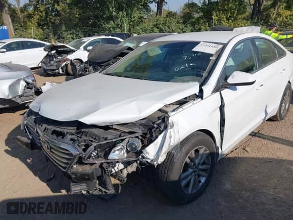 2015 Hyundai Sonata SE with VIN 5NPE24AF3FH207844, listed as a IAAI auction lot 43261480 with 121,673 mi miles and . Bid and sale history available at DreamBid. Image 2.