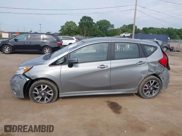 2015 Nissan Note SV z VIN 3N1CE2CP7FL359489, wystawiony jako IAAI lot #42863399 z przebiegiem 72 811 mil mil oraz . Historia ofert i sprzedaży dostępna na DreamBid. Obrazek 14.