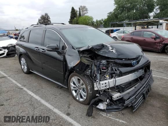 2022 Toyota Sienna Platinum с VIN 5TDERKEC8NS085748, выставлен на аукционе Copart как лот 52972275 с пробегом 32 817 миль миль и Списание • Salvage title. История ставок и продаж доступна на DreamBid. Изображение 4.