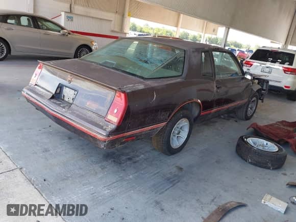 1987 Chevrolet Monte Carlo с VIN 1G1GZ11G7HP147367, выставлен на аукционе IAAI как лот 43021524 с пробегом 51 922 миль миль и . История ставок и продаж доступна на DreamBid. Изображение 4.