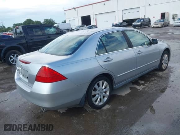 2007 Honda Accord LX SE с VIN 1HGCM66417A011447, выставлен на аукционе IAAI как лот 43024959 с пробегом 219 540 миль миль и . История ставок и продаж доступна на DreamBid. Изображение 4.