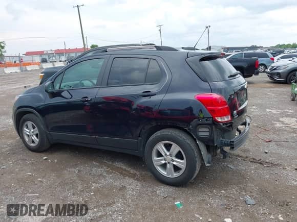 2022 Chevrolet Trax LT with VIN KL7CJLSM9NB546641, listed as a IAAI auction lot 42412787 with 33,537 mi miles and . Bid and sale history available at DreamBid. Image 14.