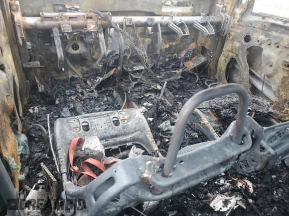 2015 Chevrolet Colorado 2WD LT z VIN 1GCGSBEA3F1262734, wystawiony jako Copart lot #64201025 z przebiegiem Nie podano mil oraz Nie do naprawy • Non repairable. Historia ofert i sprzedaży dostępna na DreamBid. Obrazek 8.