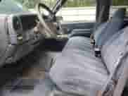 1995 Chevrolet Suburban с VIN 1GNGK26NXSJ321118, выставлен на аукционе Copart как лот 58260485 с пробегом 145 262 миль миль и Списание • Salvage title. История ставок и продаж доступна на DreamBid. Изображение 7.