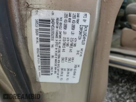 2002 Dodge Caravan Sport with VIN 1B4GP45382B562916, listed as a Copart auction lot 70508824 with 156,876 mi miles and Salvage title. Bid and sale history available at DreamBid. Image 13.