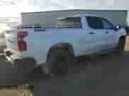 2019 Chevrolet Silverado 1500 Custom Trail Boss z VIN 1GCPYCEF8KZ330067, wystawiony jako Copart lot #87386135 z przebiegiem 259 388 mil mil oraz Szkoda całkowita • Salvage title. Historia ofert i sprzedaży dostępna na DreamBid. Obrazek 3.