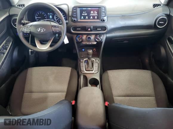 2020 Hyundai Kona SE с VIN KM8K1CAA8LU418913, выставлен на аукционе Copart как лот 80523355 с пробегом 73 198 миль миль и Списание • Salvage title. История ставок и продаж доступна на DreamBid. Изображение 8.