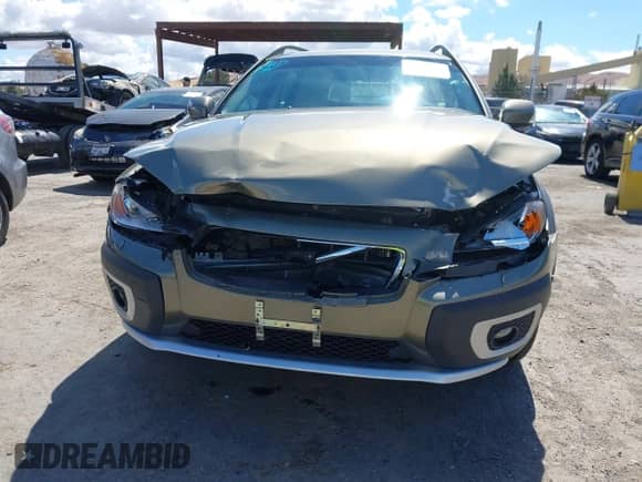 2011 Volvo XC70 3.2L с VIN YV4940BZ1B1101582, выставлен на аукционе IAAI как лот 43183011 с пробегом 45 684 миль миль и . История ставок и продаж доступна на DreamBid. Изображение 6.