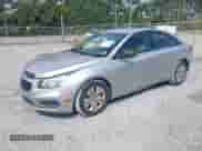 2015 Chevrolet Cruze LS z VIN 1G1PA5SH3F7235089, wystawiony jako IAAI lot #43234627 z przebiegiem 176 407 mil mil oraz . Historia ofert i sprzedaży dostępna na DreamBid. Obrazek 2.