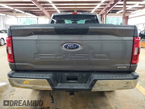 2021 Ford F-150 XL z VIN 1FTMF1EP7MKE58611, wystawiony jako Copart lot #56912955 z przebiegiem 30 850 mil mil oraz Szkoda całkowita • Salvage title. Historia ofert i sprzedaży dostępna na DreamBid. Obrazek 6.