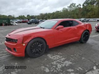 2011 Chevrolet Camaro 1SS z VIN 2G1FJ1EJ6B9175191, wystawiony jako Copart lot #81249705 z przebiegiem 104 054 mil mil oraz Szkoda całkowita • Salvage title. Historia ofert i sprzedaży dostępna na DreamBid. Obrazek 1.