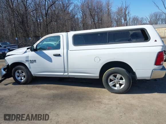 2020 Ram 1500 Tradesman с VIN 3C6JR6DT8LG272093, выставлен на аукционе IAAI как лот 41707230 с пробегом 52 453 миль миль и . История ставок и продаж доступна на DreamBid. Изображение 14.