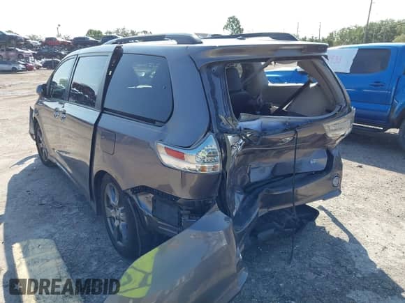 2017 Toyota Sienna SE with VIN 5TDXZ3DC3HS797587, listed as a IAAI auction lot 42846571 with 154,624 mi miles and . Bid and sale history available at DreamBid. Image 3.