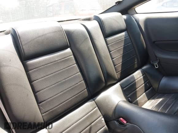 2006 Ford Mustang GT Deluxe с VIN 1ZVHT82H365156215, выставлен на аукционе IAAI как лот 43117357 с пробегом 227 291 миль миль и . История ставок и продаж доступна на DreamBid. Изображение 8.