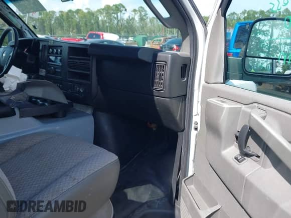 2018 Chevrolet Express Cargo with VIN 1GCZGHFGXJ1165877, listed as a IAAI auction lot 42642887 with 120,421 mi miles and . Bid and sale history available at DreamBid. Image 5.