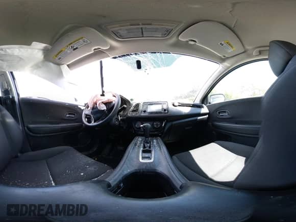 2021 Honda HR-V LX z VIN 3CZRU6H35MM739570, wystawiony jako IAAI lot #42993468 z przebiegiem 64 677 mil mil oraz . Historia ofert i sprzedaży dostępna na DreamBid. Obrazek 17.