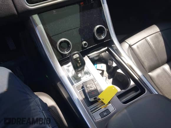 2018 Land Rover Range Rover Sport SE with VIN SALWG2RV6JA406403, listed as a IAAI auction lot 43084356 with 96,027 mi miles and . Bid and sale history available at DreamBid. Image 11.