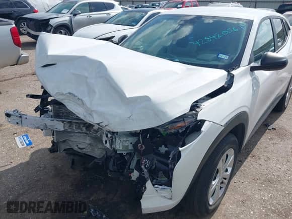 2024 Chevrolet Trax LS with VIN KL77LFE24RC208412, listed as a IAAI auction lot 42842056 with 26,959 mi miles and . Bid and sale history available at DreamBid. Image 6.