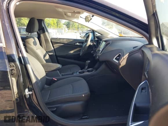 2018 Chevrolet Cruze LT с VIN 3G1BE6SM3JS608689, выставлен на аукционе IAAI как лот 42963656 с пробегом 111 893 миль миль и . История ставок и продаж доступна на DreamBid. Изображение 5.