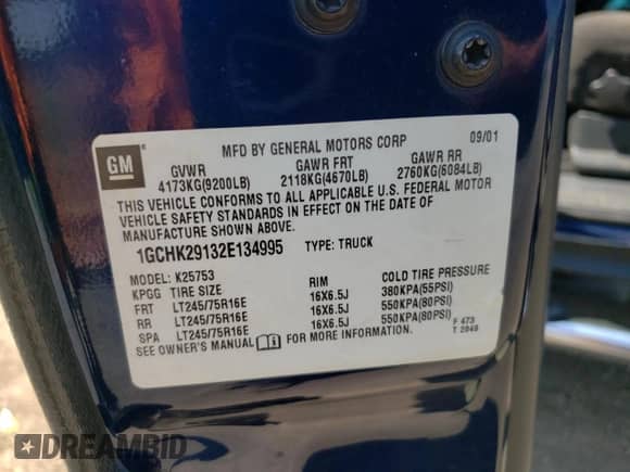 2002 Chevrolet Silverado 2500HD LT с VIN 1GCHK29132E134995, выставлен на аукционе Copart как лот 69037635 с пробегом 148 116 миль миль и Списание • Salvage title. История ставок и продаж доступна на DreamBid. Изображение 12.