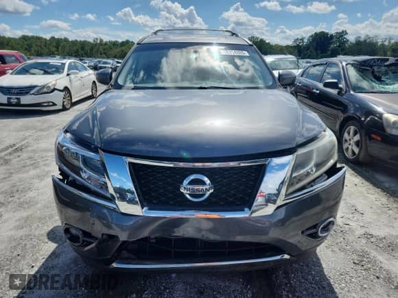 2015 Nissan Pathfinder SV z VIN 5N1AR2MM4FC705454, wystawiony jako Copart lot #68354385 z przebiegiem 136 225 mil mil oraz Szkoda całkowita • Salvage title. Historia ofert i sprzedaży dostępna na DreamBid. Obrazek 5.