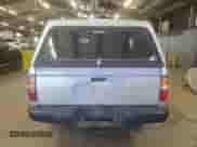 2002 Toyota Tacoma z VIN 5TEWM72N12Z054717, wystawiony jako Copart lot #85521485 z przebiegiem 324 413 mil mil oraz Czysty tytuł • Clean title. Historia ofert i sprzedaży dostępna na DreamBid. Obrazek 6.