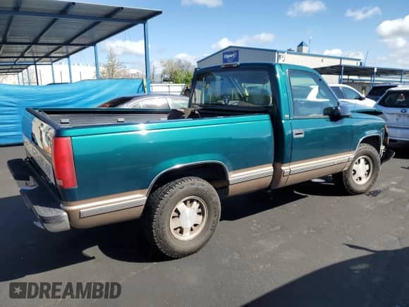 1997 Chevrolet Silverado 1500 with VIN 1GCEC14R6VZ252916, listed as a Copart auction lot 51365375 with 198,152 mi miles and Salvage title. Bid and sale history available at DreamBid. Image 3.