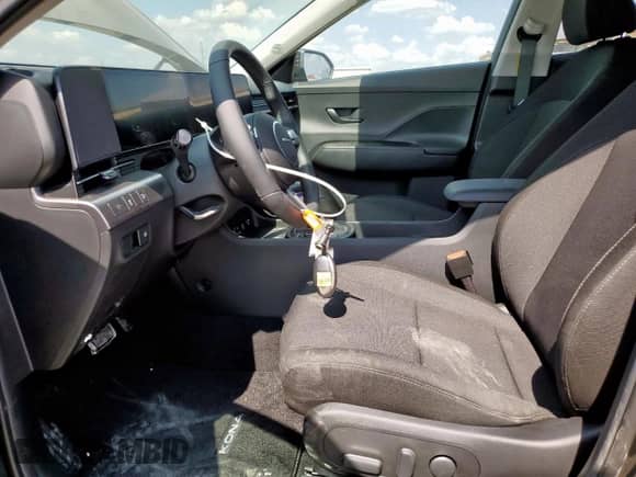 2024 Hyundai Kona SEL с VIN KM8HBCAB7RU090957, выставлен на аукционе Copart как лот 85541645 с пробегом 109 миль миль и Списание • Salvage title. История ставок и продаж доступна на DreamBid. Изображение 7.