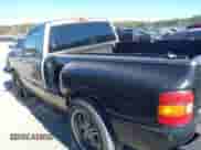 2000 GMC Sierra 1500 SL с VIN 1GTEC14W1YZ241526, выставлен на аукционе IAAI как лот 41287842 с пробегом 260 055 миль миль и . История ставок и продаж доступна на DreamBid. Изображение 14.