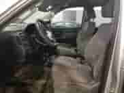 2015 Chevrolet Silverado 2500HD Work Truck z VIN 1GC2KUE86FZ133066, wystawiony jako Copart lot #58849085 z przebiegiem 204 242 mil mil oraz Szkoda całkowita • Salvage title. Historia ofert i sprzedaży dostępna na DreamBid. Obrazek 7.