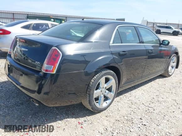 2013 Chrysler 300 S с VIN 2C3CCABG7DH732975, выставлен на аукционе IAAI как лот 42760469 с пробегом 113 775 миль миль и . История ставок и продаж доступна на DreamBid. Изображение 4.
