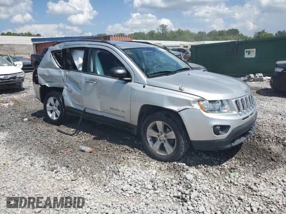2011 Jeep Compass с VIN 1J4NT1FA9BD236624, выставлен на аукционе Copart как лот 64234235 с пробегом 127 944 миль миль и Списание • Salvage title. История ставок и продаж доступна на DreamBid. Изображение 4.