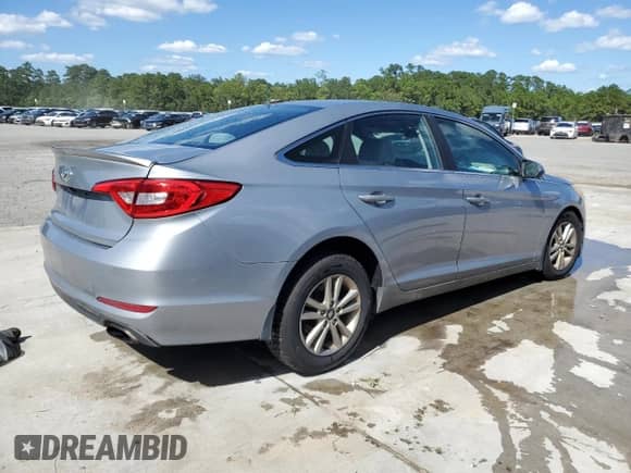 2016 Hyundai Sonata 2.4L с VIN 5NPE24AF0GH304503, выставлен на аукционе Copart как лот 69801285 с пробегом 186 022 миль миль и Списание • Salvage title. История ставок и продаж доступна на DreamBid. Изображение 3.