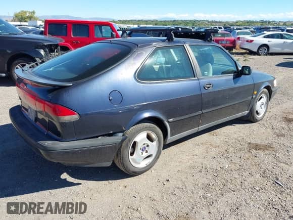 1997 Saab 900 with VIN YS3DD35B7V2044549, listed as a IAAI auction lot 43293174 with 176,952 mi miles and . Bid and sale history available at DreamBid. Image 4.