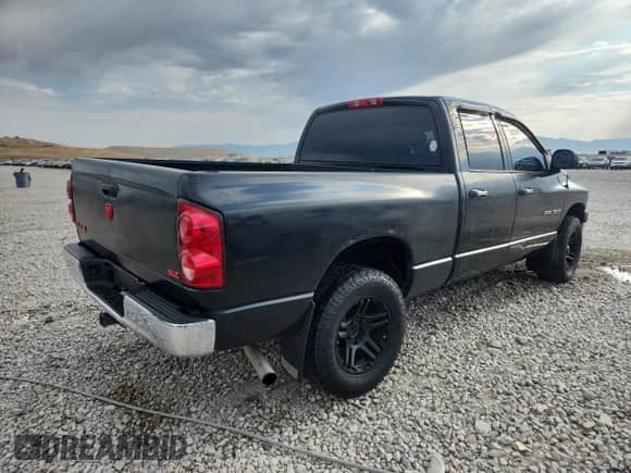 2007 Dodge 1500 SLT with VIN 1D7HU18P07J622347, listed as a Copart auction lot 71245365 with 214,175 mi miles and Salvage title. Bid and sale history available at DreamBid. Image 3.
