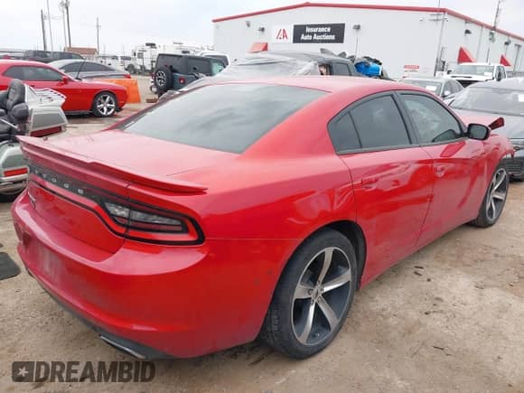 2017 Dodge Charger SE z VIN 2C3CDXBG3HH625508, wystawiony jako IAAI lot #43152537 z przebiegiem 128 537 mil mil oraz . Historia ofert i sprzedaży dostępna na DreamBid. Obrazek 4.