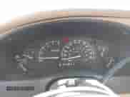 1998 Ford Explorer XL z VIN 1FMZU32X6WUC61508, wystawiony jako IAAI lot #41501015 z przebiegiem 240 310 mil mil oraz . Historia ofert i sprzedaży dostępna na DreamBid. Obrazek 7.