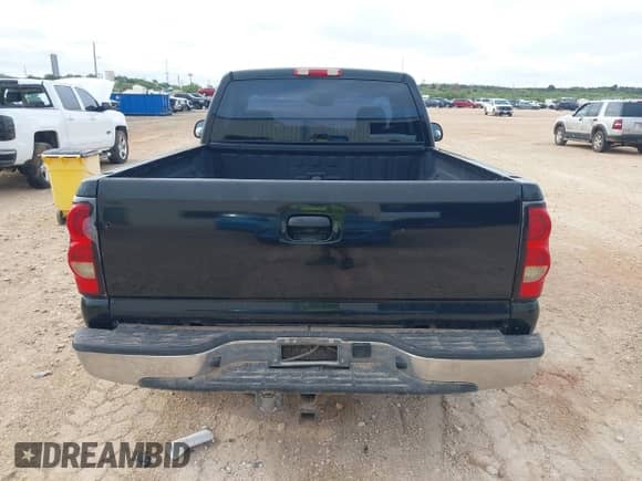 2006 Chevrolet Silverado 1500 Work Truck z VIN 3GCEC14X66G272129, wystawiony jako IAAI lot #42725725 z przebiegiem 95 938 mil mil oraz . Historia ofert i sprzedaży dostępna na DreamBid. Obrazek 16.