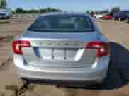 2013 Volvo S60 T6 R-Design Platinum с VIN YV1902FH4D2177249, выставлен на аукционе Copart как лот 71166385 с пробегом 149 002 миль миль и Чистый • Clean title. История ставок и продаж доступна на DreamBid. Изображение 6.