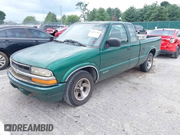2000 Chevrolet S-10 LS с VIN 1GCCS19W6YK105811, выставлен на аукционе IAAI как лот 42871344 с пробегом 167 667 миль миль и . История ставок и продаж доступна на DreamBid. Изображение 2.